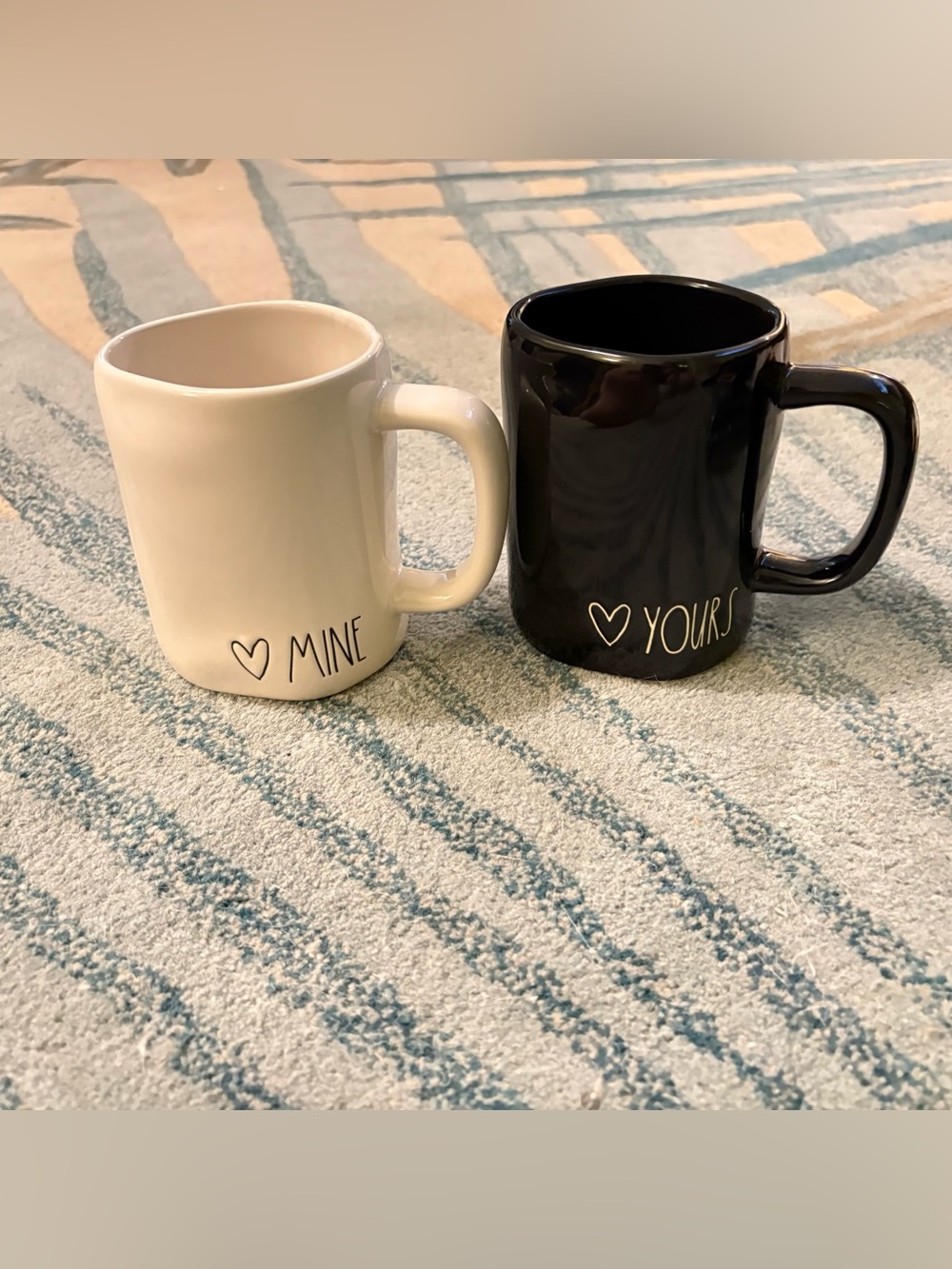 Rae Dunn Mug Set